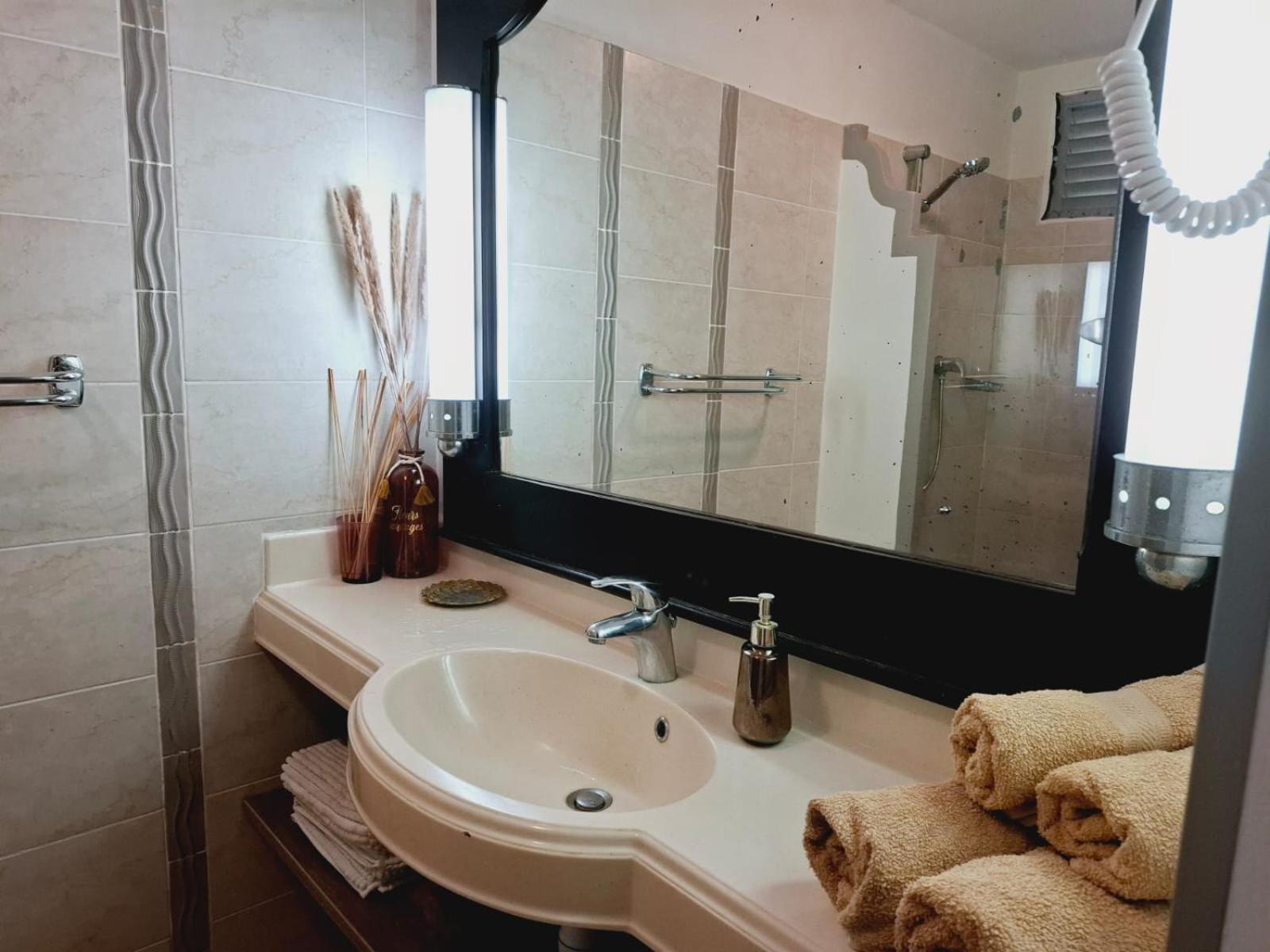 Suite 4 Pers Dans Village Vacances Sainte-Anne  Zewnętrze zdjęcie